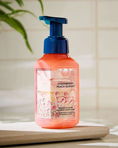Bath & Body Works Foaming Soap - Strawberry Peach Sunset