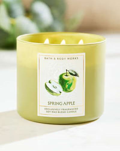 Bath & Body Works 3 wick Candle - Spring Apple